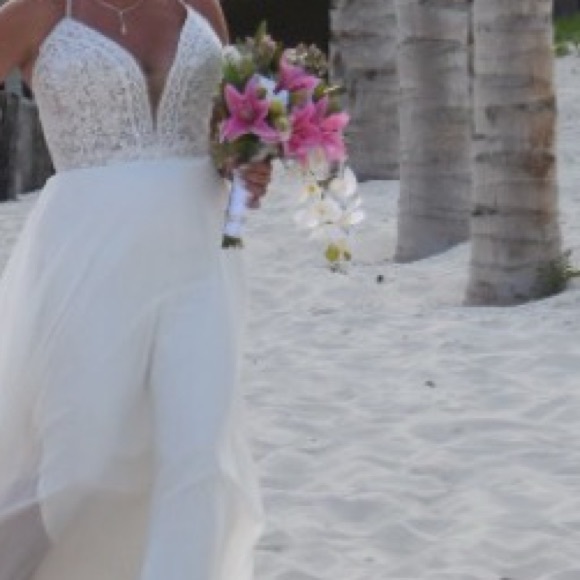 WEDDING DRESS - Picture 6 of 10